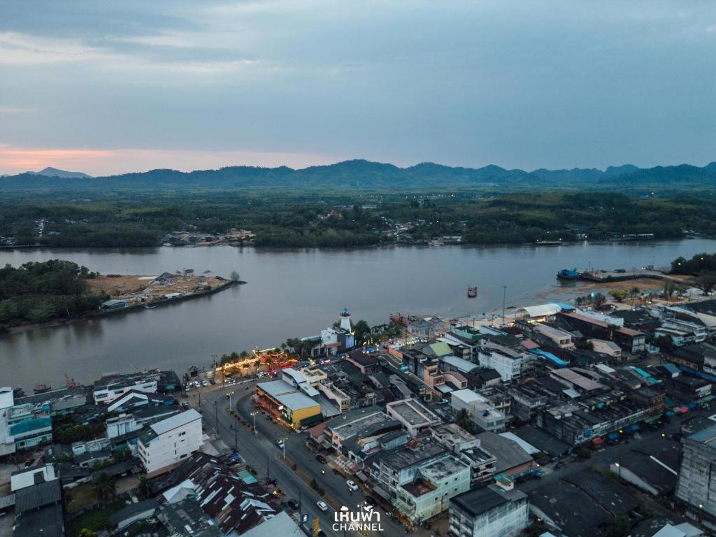 Sirichai Design Hotel Trang Exterior photo